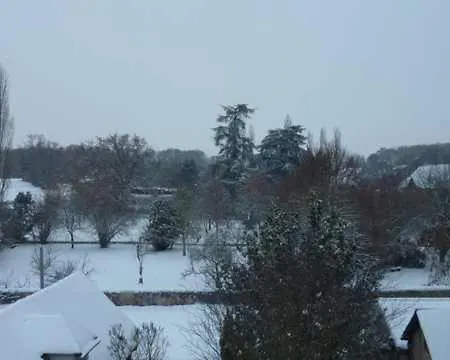 Le Logis Alexandra לינה וארוחת בוקר