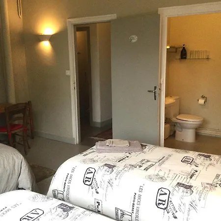 Le Logis Alexandra לינה וארוחת בוקר