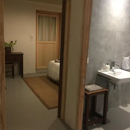 Le Logis Alexandra לינה וארוחת בוקר 4*