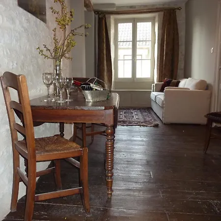 Le Logis Alexandra Bed & Breakfast 4*