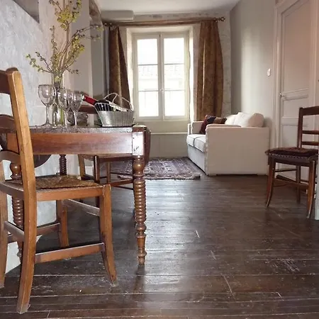 לינה וארוחת בוקר Le Logis Alexandra