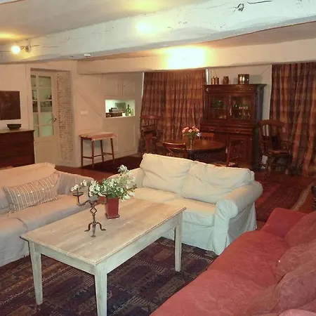 לינה וארוחת בוקר Le Logis Alexandra 4*