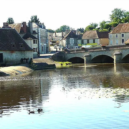 Le Logis Alexandra לינה וארוחת בוקר 4*