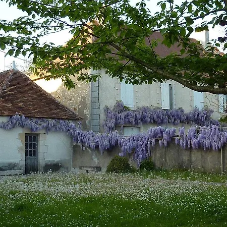Le Logis Alexandra לינה וארוחת בוקר La Trimouille