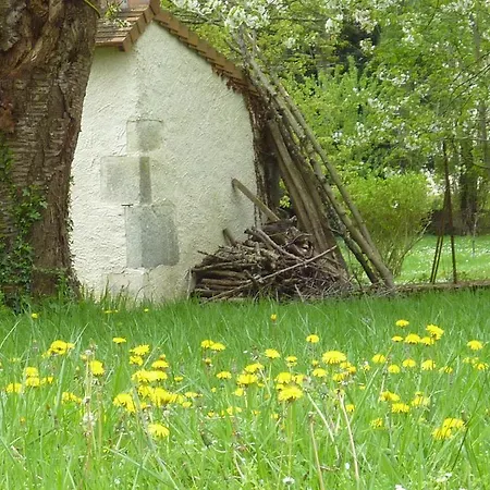 Le Logis Alexandra לינה וארוחת בוקר 4*