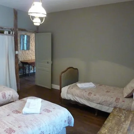 לינה וארוחת בוקר Le Logis Alexandra La Trimouille