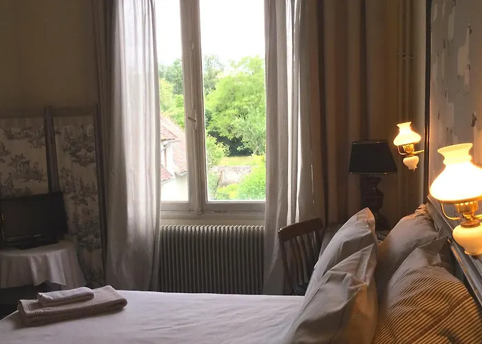 Le Logis Alexandra Bed & Breakfast 4*
