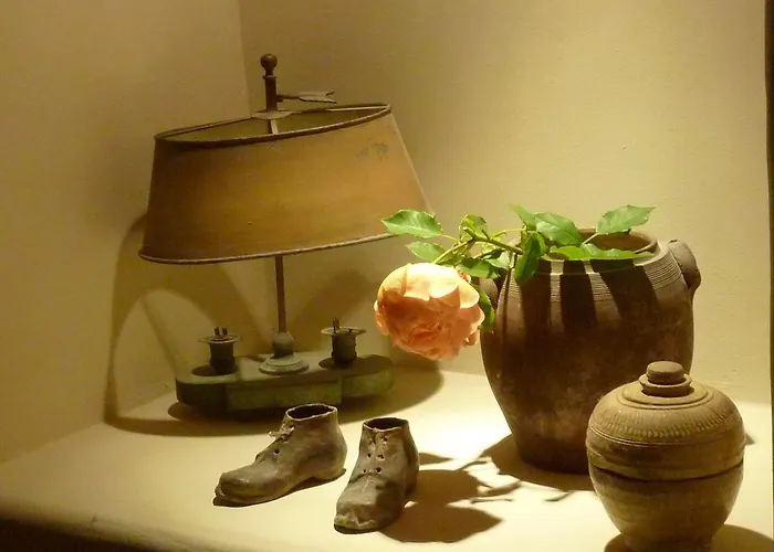 Le Logis Alexandra Bed & Breakfast 4*