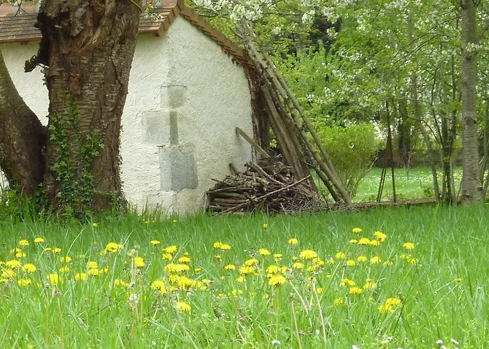 Le Logis Alexandra Bed & Breakfast 4*