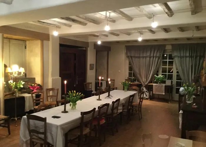 Le Logis Alexandra Bed & Breakfast 4*