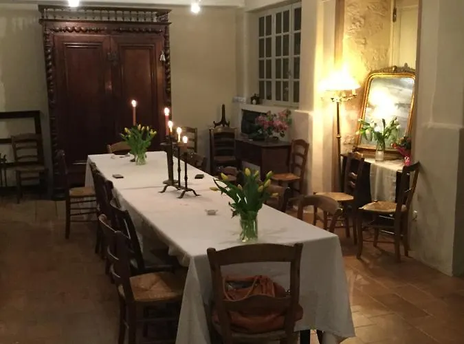 Le Logis Alexandra Bed & Breakfast 4*